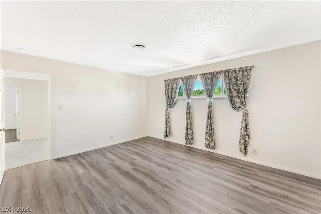 113 Rosemeade, Las Vegas, NV 89106