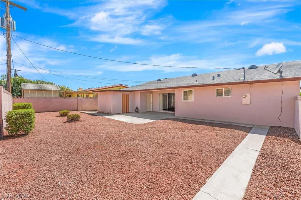 113 Rosemeade, Las Vegas, NV 89106