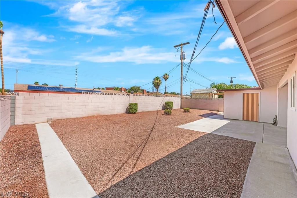 113 Rosemeade, Las Vegas, NV 89106