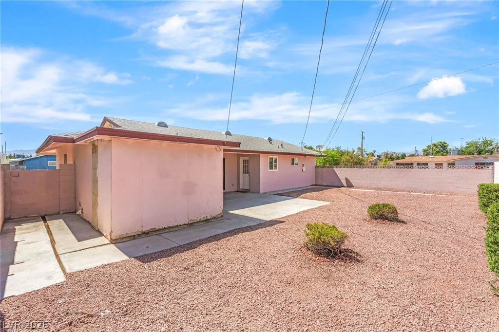 113 Rosemeade, Las Vegas, NV 89106