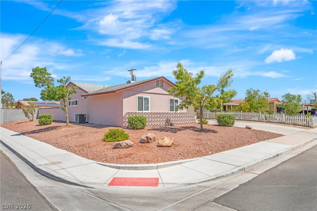 113 Rosemeade, Las Vegas, NV 89106
