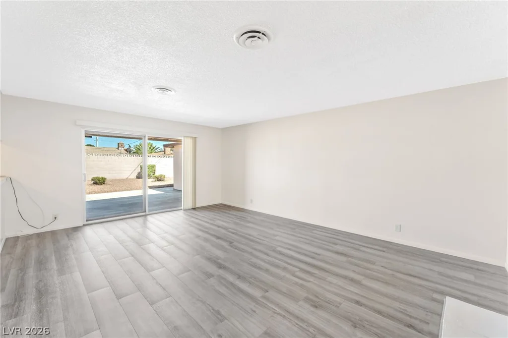 113 Rosemeade, Las Vegas, NV 89106
