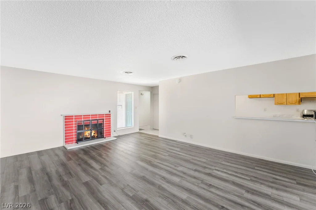 113 Rosemeade, Las Vegas, NV 89106
