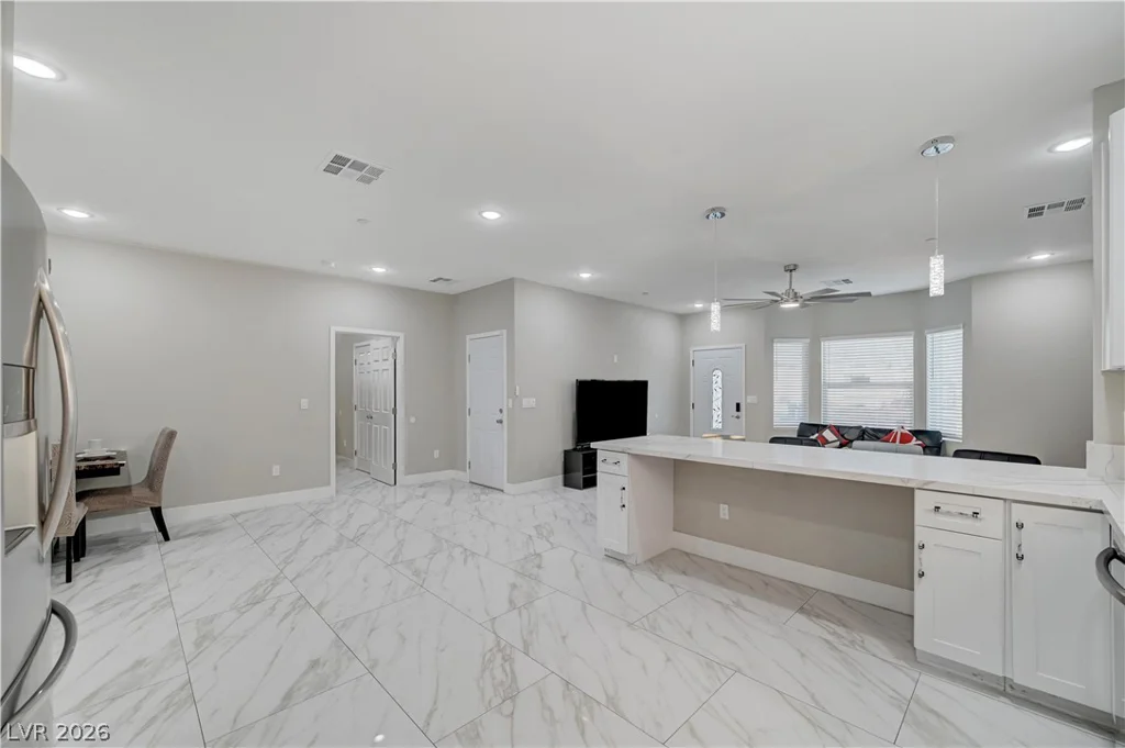 6132 Glacier, Las Vegas, NV 89156