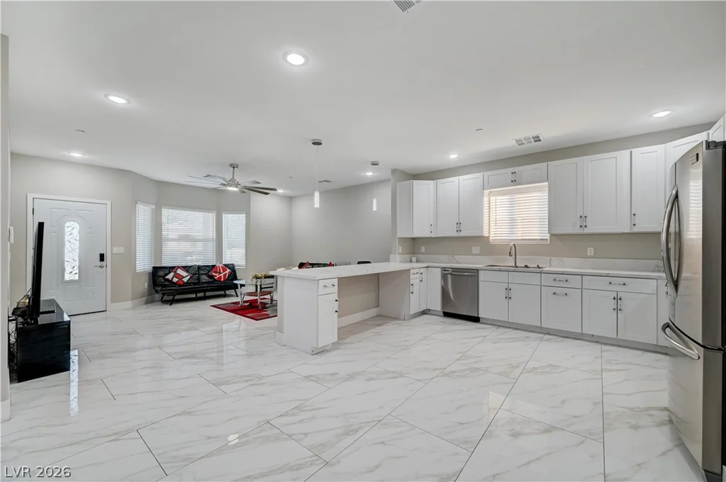 6132 Glacier, Las Vegas, NV 89156