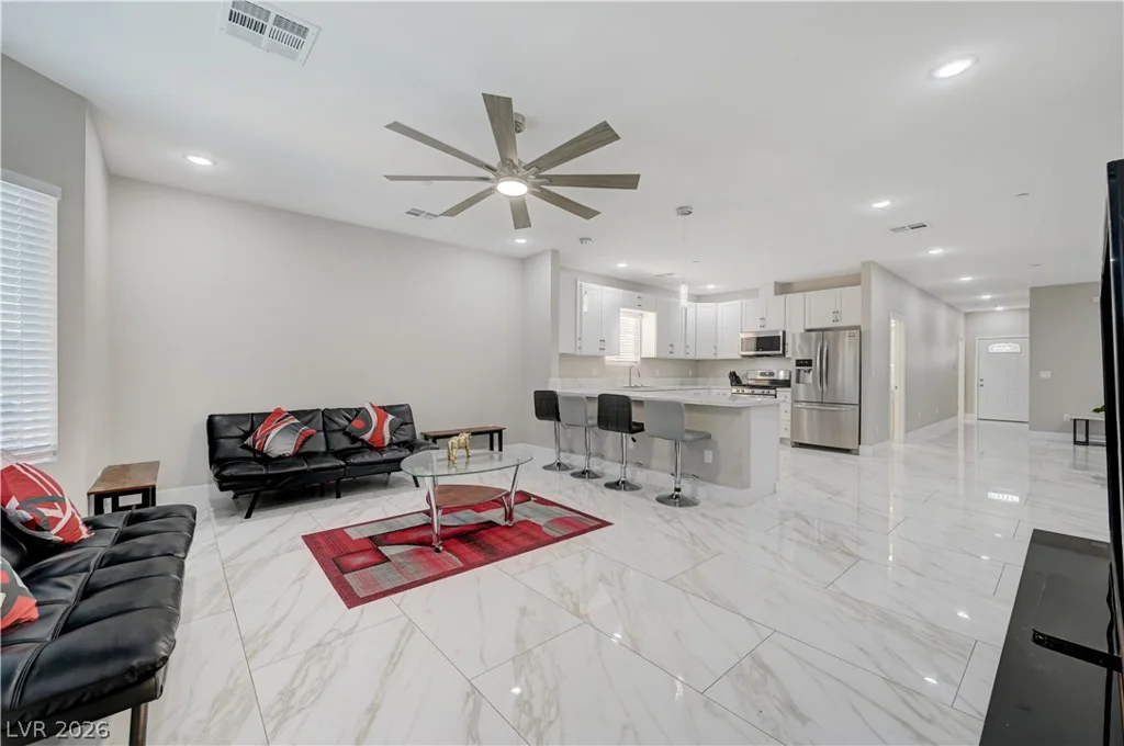 6132 Glacier, Las Vegas, NV 89156