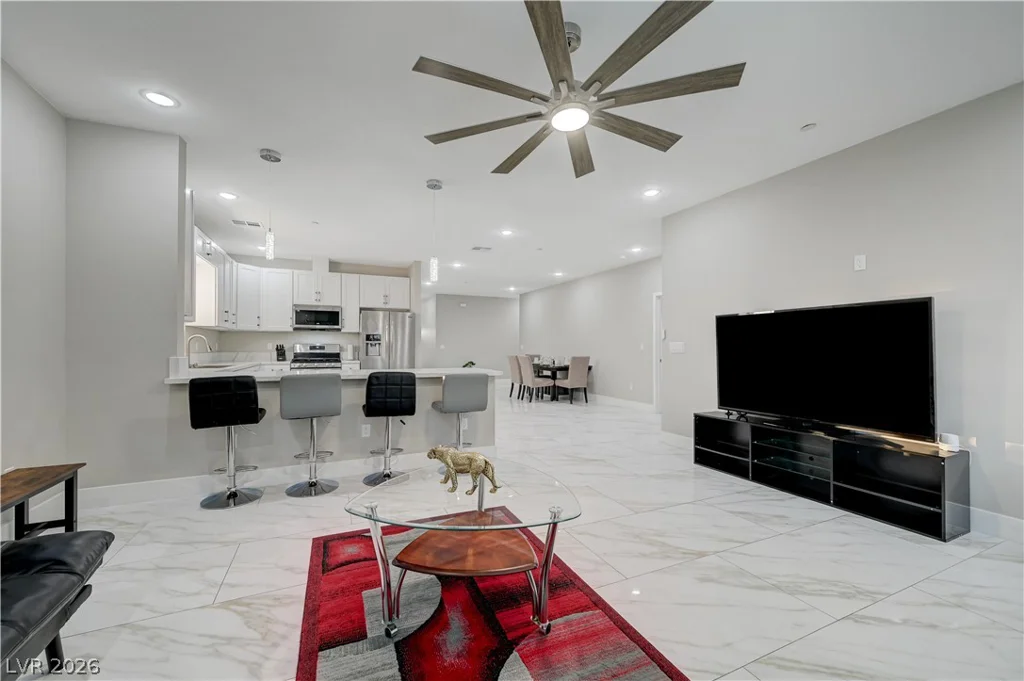 6132 Glacier, Las Vegas, NV 89156