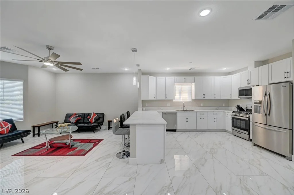 6132 Glacier, Las Vegas, NV 89156
