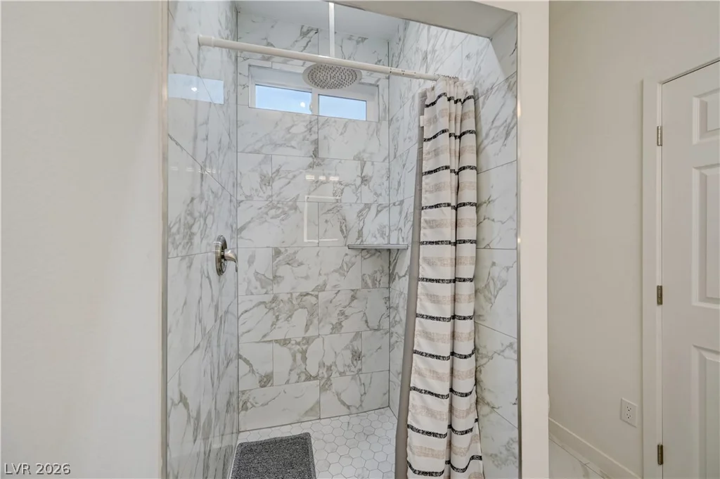 6132 Glacier, Las Vegas, NV 89156