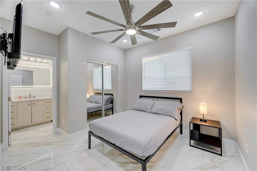 6132 Glacier, Las Vegas, NV 89156