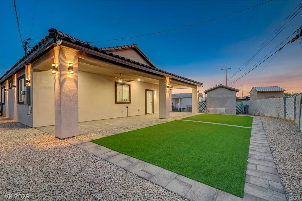 6132 Glacier, Las Vegas, NV 89156
