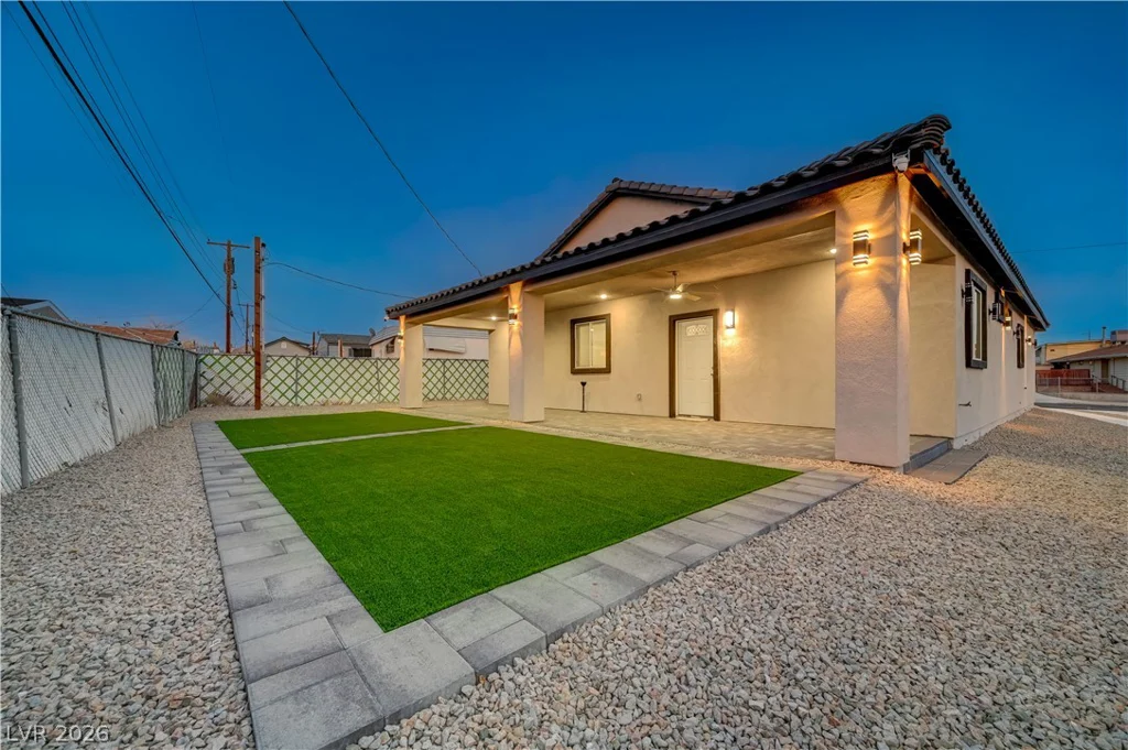 6132 Glacier, Las Vegas, NV 89156