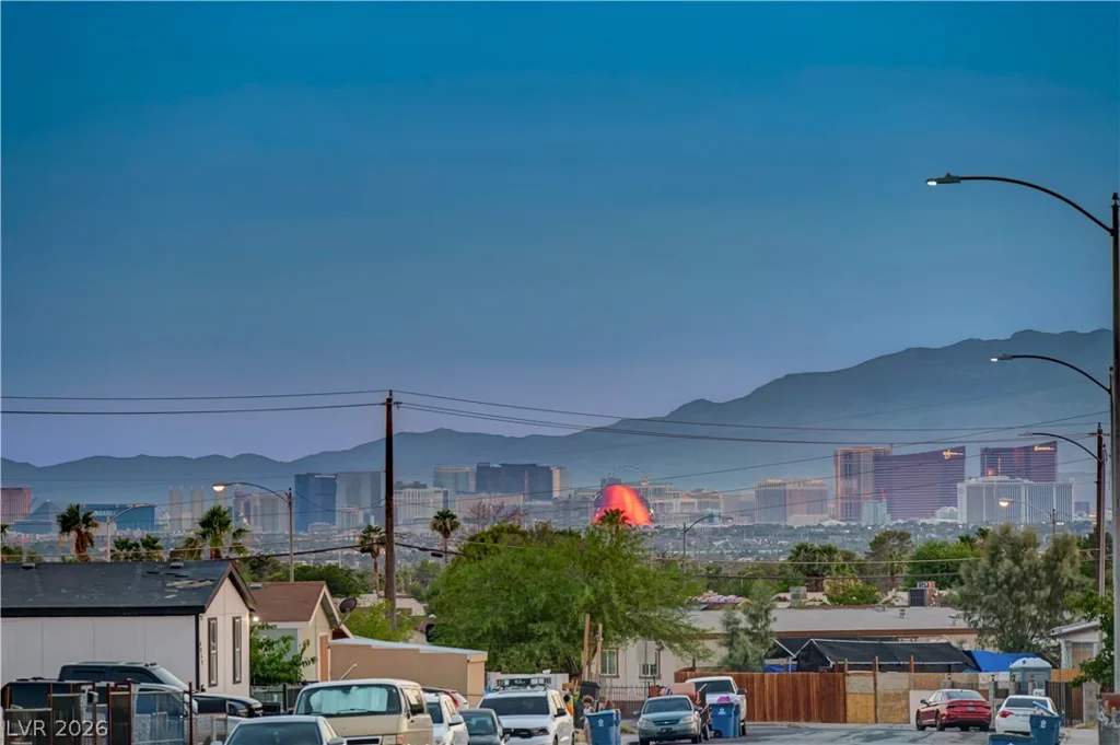 6132 Glacier, Las Vegas, NV 89156