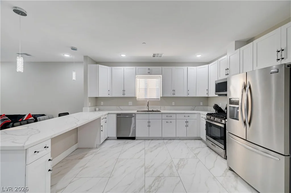 6132 Glacier, Las Vegas, NV 89156
