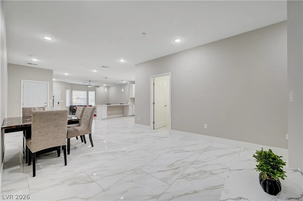 6132 Glacier, Las Vegas, NV 89156