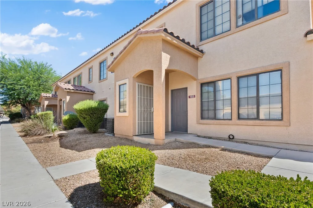 2060 Rancho Lake, Las Vegas, NV 89108