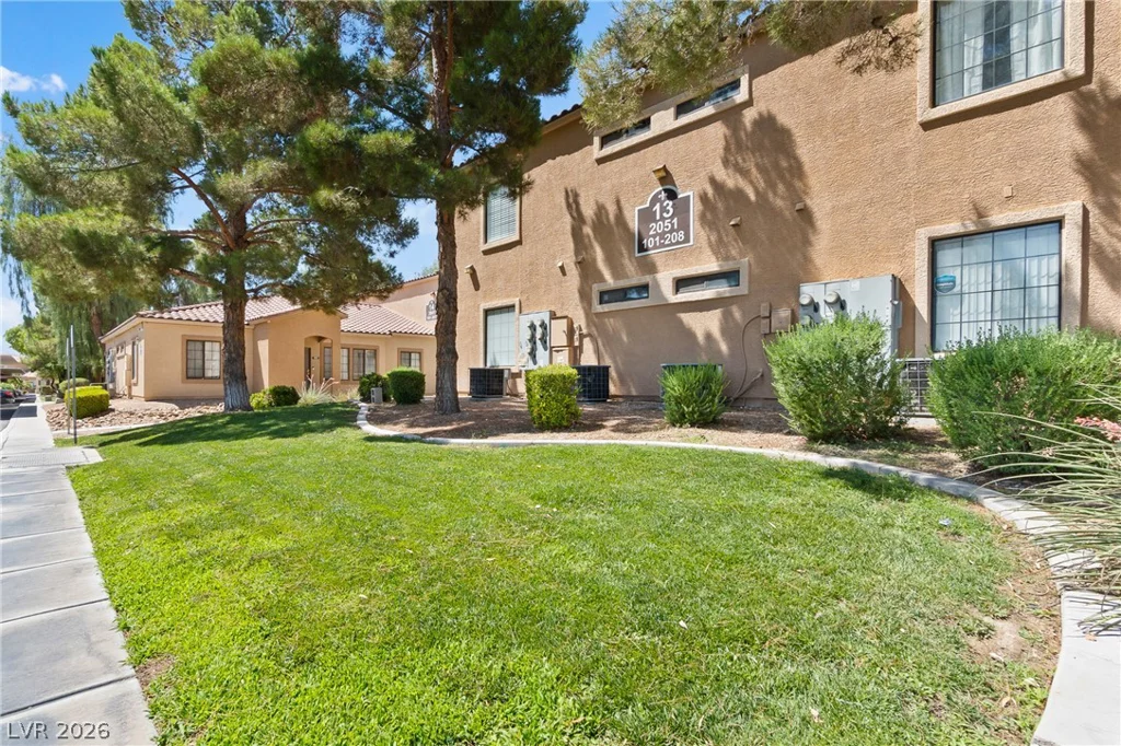 2060 Rancho Lake, Las Vegas, NV 89108