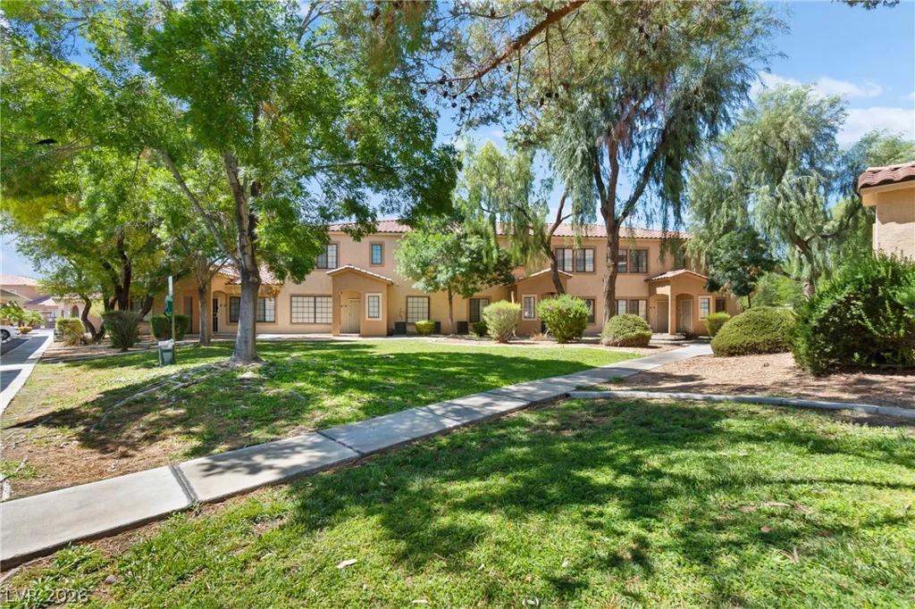 2060 Rancho Lake, Las Vegas, NV 89108