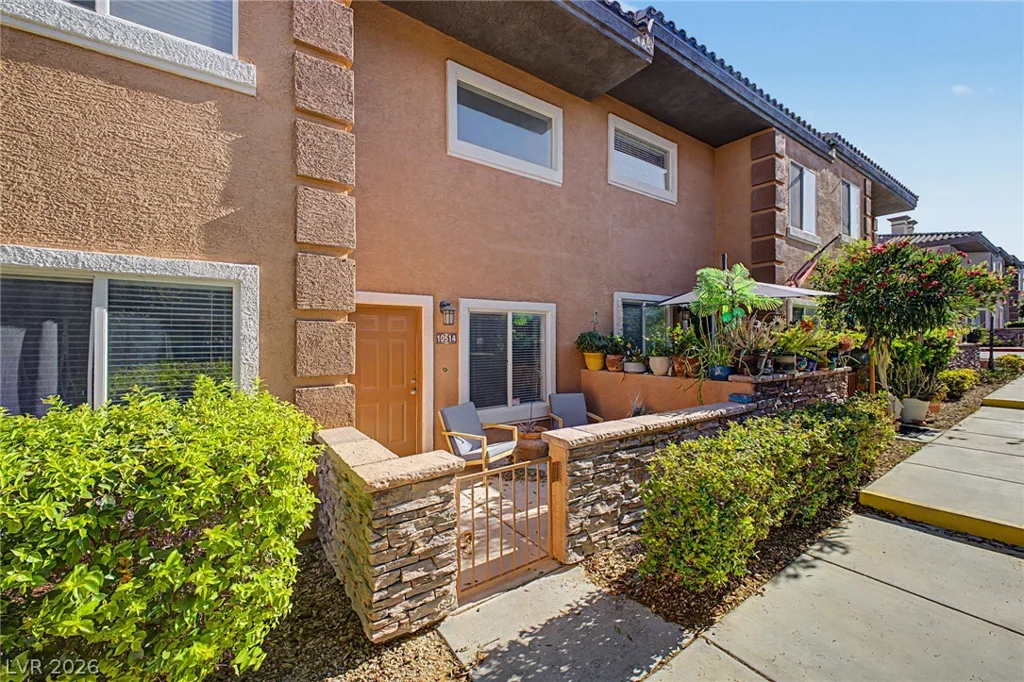 10514 Gold Shadow, Las Vegas, NV 89129