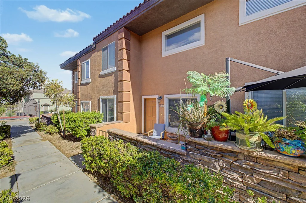 10514 Gold Shadow, Las Vegas, NV 89129
