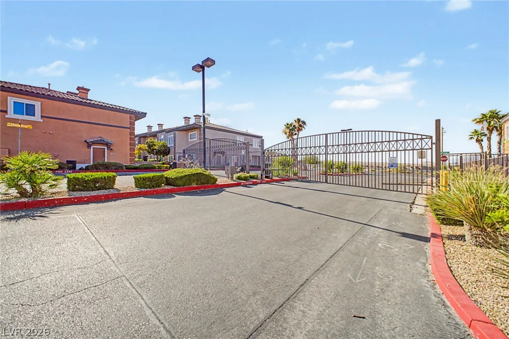 10514 Gold Shadow, Las Vegas, NV 89129