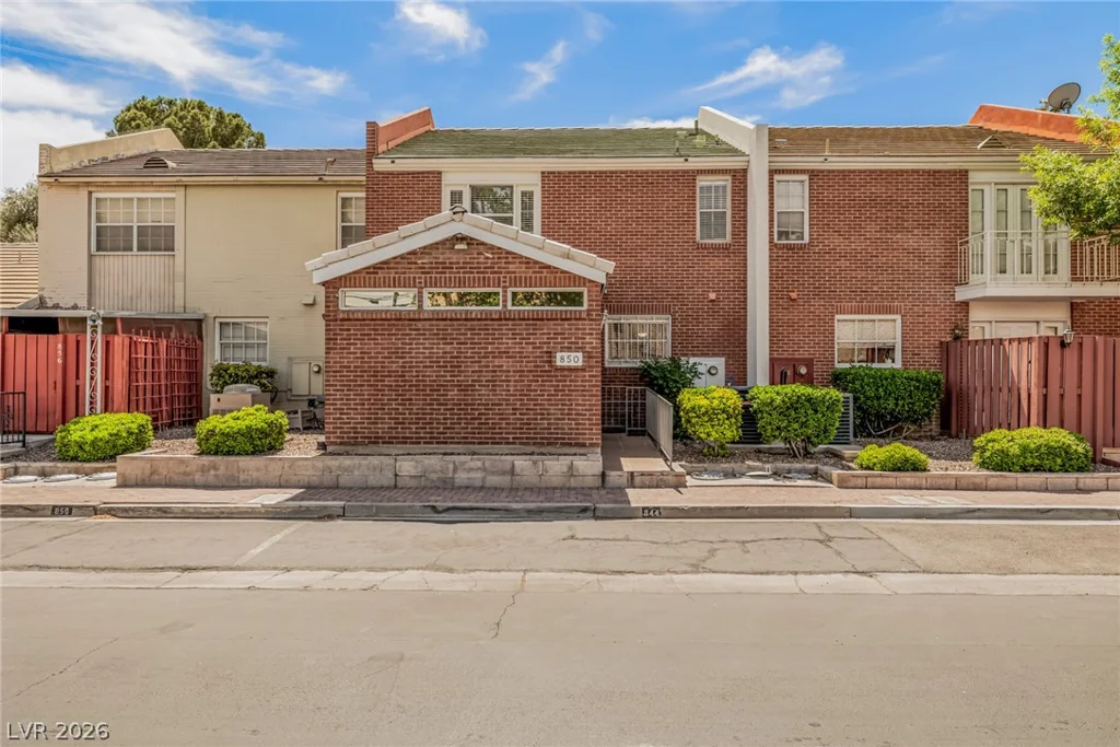 850 Tam O Shanter, Las Vegas, NV 89109