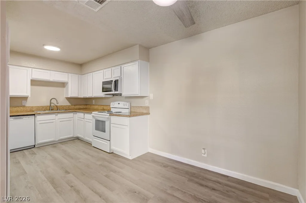 3151 Soaring Gulls, Las Vegas, NV 89128