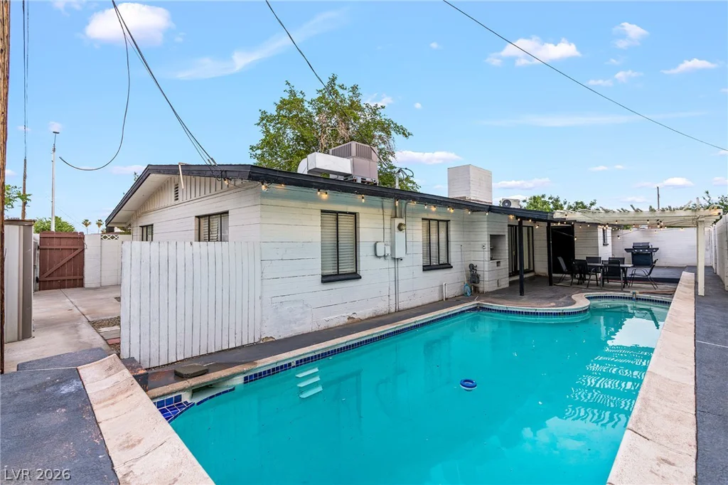 1504 Crestwood, Las Vegas, NV 89104