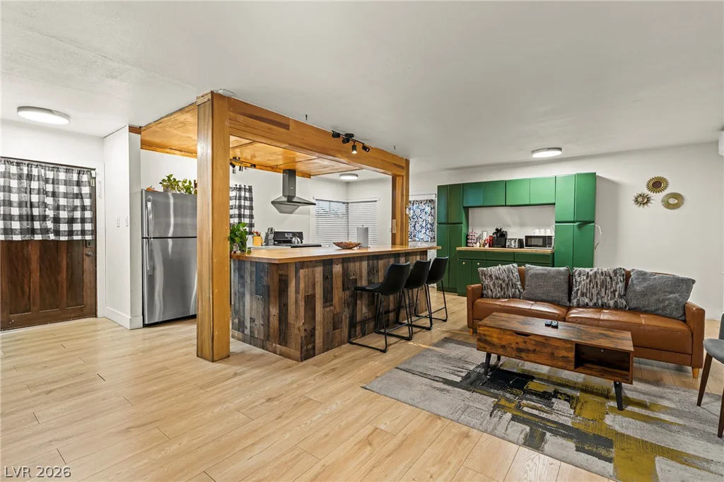 1504 Crestwood, Las Vegas, NV 89104