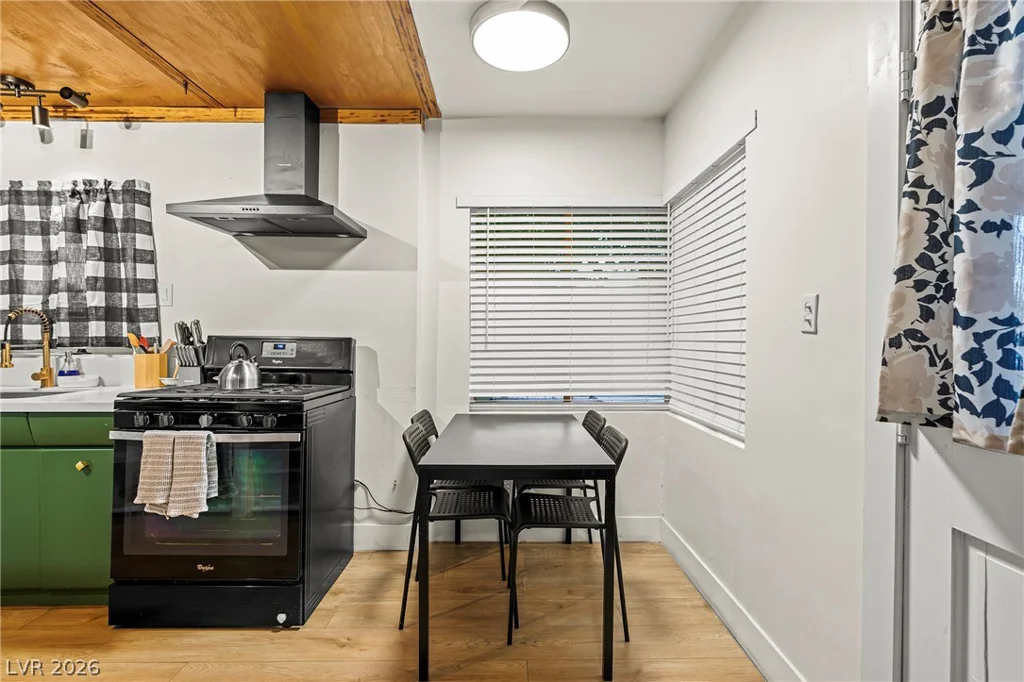 1504 Crestwood, Las Vegas, NV 89104