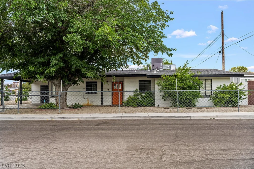 1504 Crestwood, Las Vegas, NV 89104