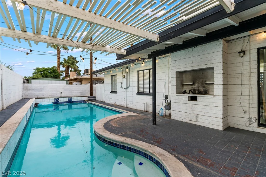 1504 Crestwood, Las Vegas, NV 89104