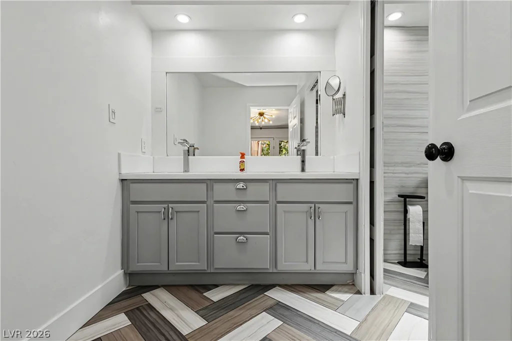 1888 Viking, Las Vegas, NV 89169