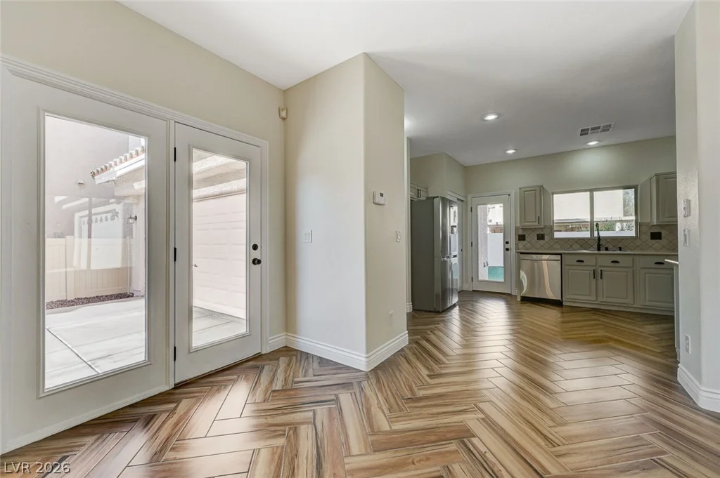 8838 Red Raven, Las Vegas, NV 89123