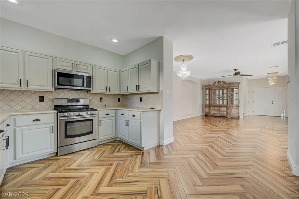 8838 Red Raven, Las Vegas, NV 89123