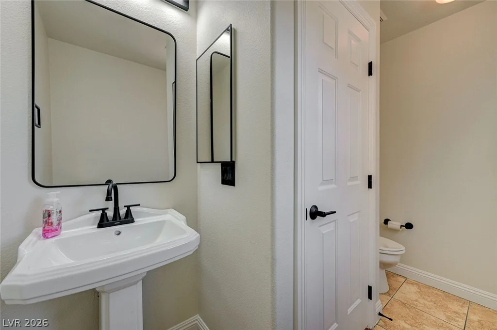 8838 Red Raven, Las Vegas, NV 89123