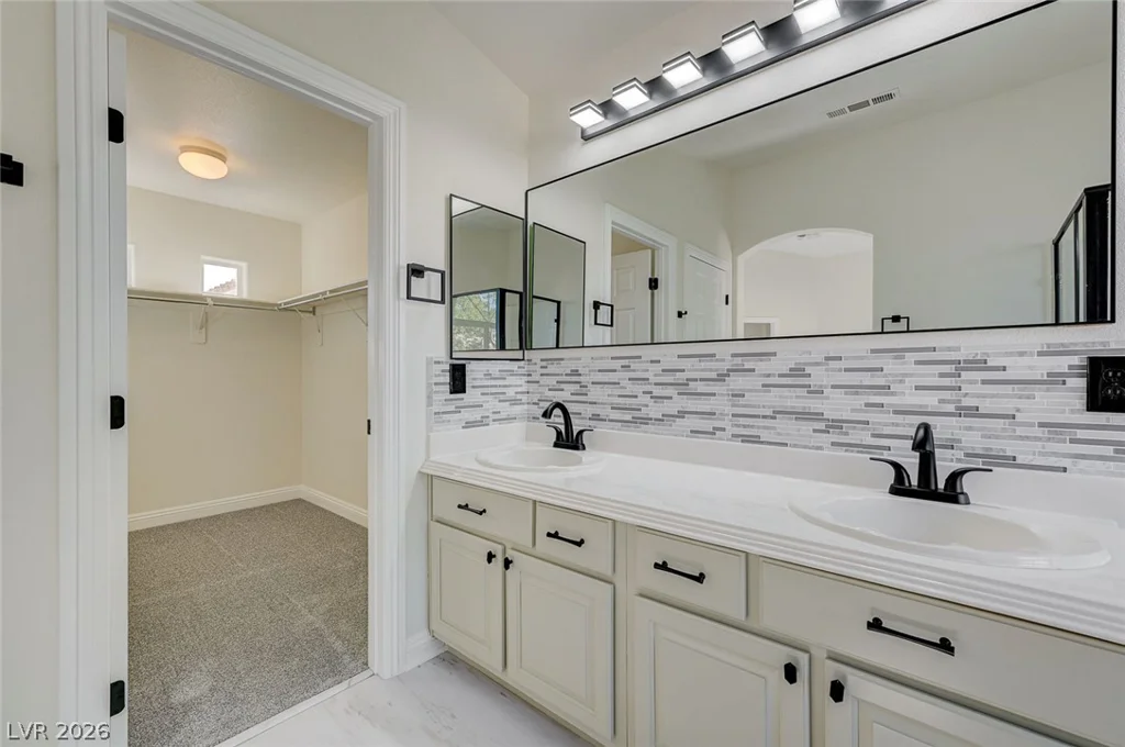 8838 Red Raven, Las Vegas, NV 89123
