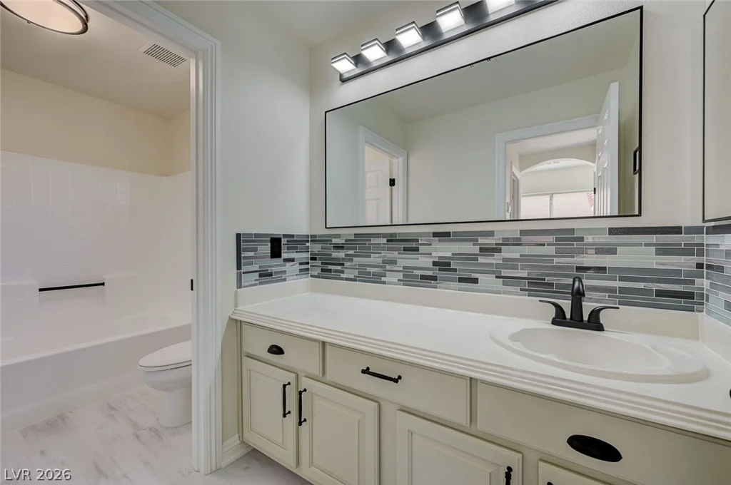 8838 Red Raven, Las Vegas, NV 89123