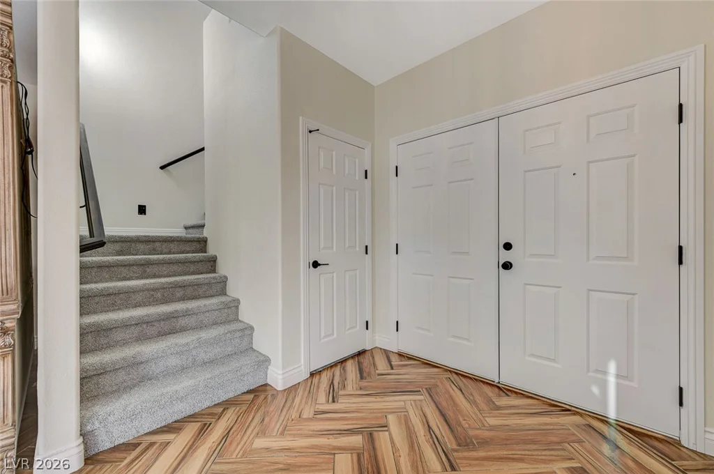 8838 Red Raven, Las Vegas, NV 89123