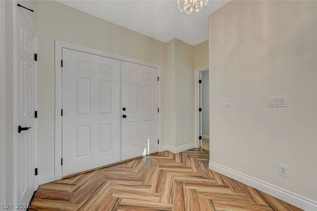 8838 Red Raven, Las Vegas, NV 89123