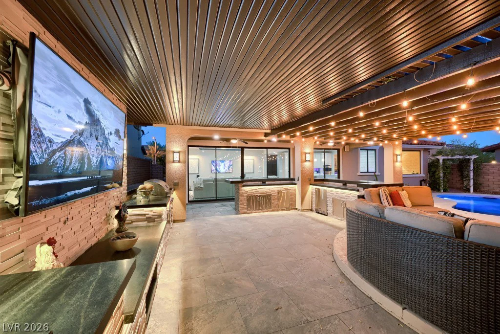 607 Highland Bluff, Las Vegas, NV 89138