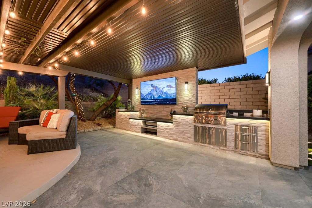 607 Highland Bluff, Las Vegas, NV 89138
