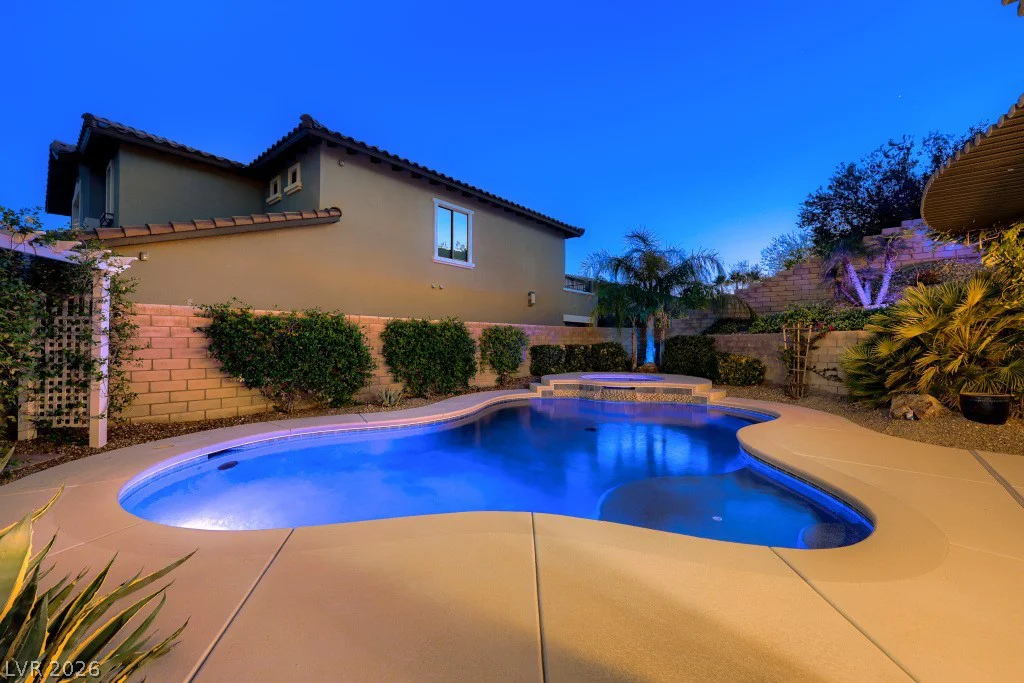 607 Highland Bluff, Las Vegas, NV 89138