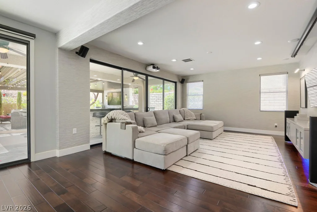 607 Highland Bluff, Las Vegas, NV 89138