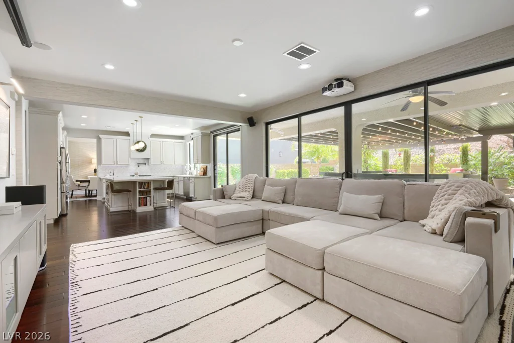 607 Highland Bluff, Las Vegas, NV 89138