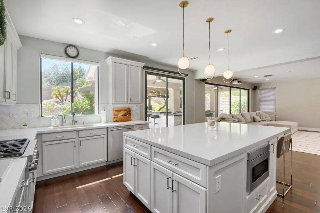 607 Highland Bluff, Las Vegas, NV 89138