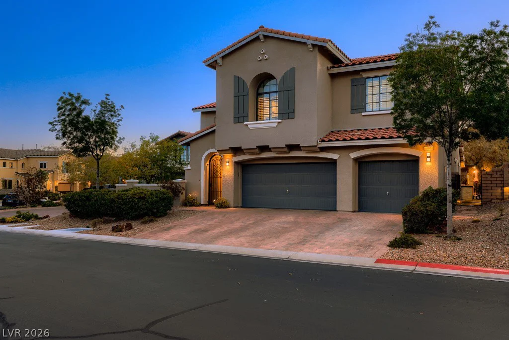 607 Highland Bluff, Las Vegas, NV 89138