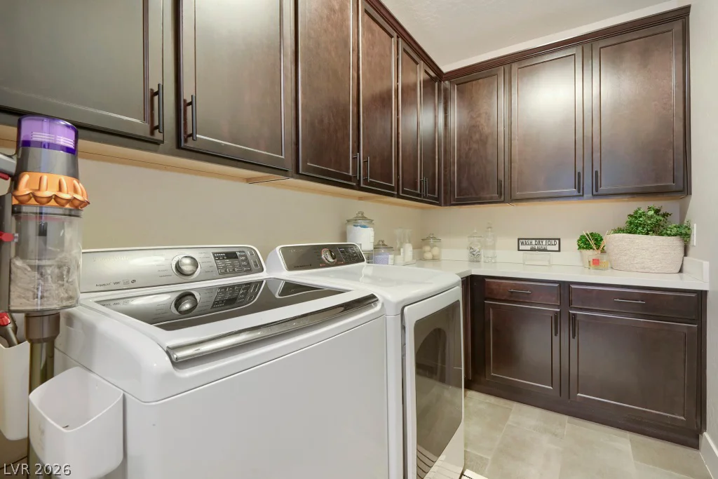 607 Highland Bluff, Las Vegas, NV 89138