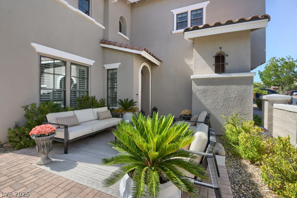 607 Highland Bluff, Las Vegas, NV 89138