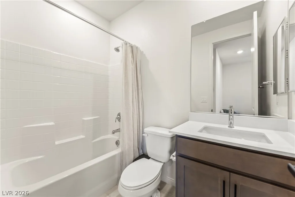 1537 Little Penguin, Las Vegas, NV 89138